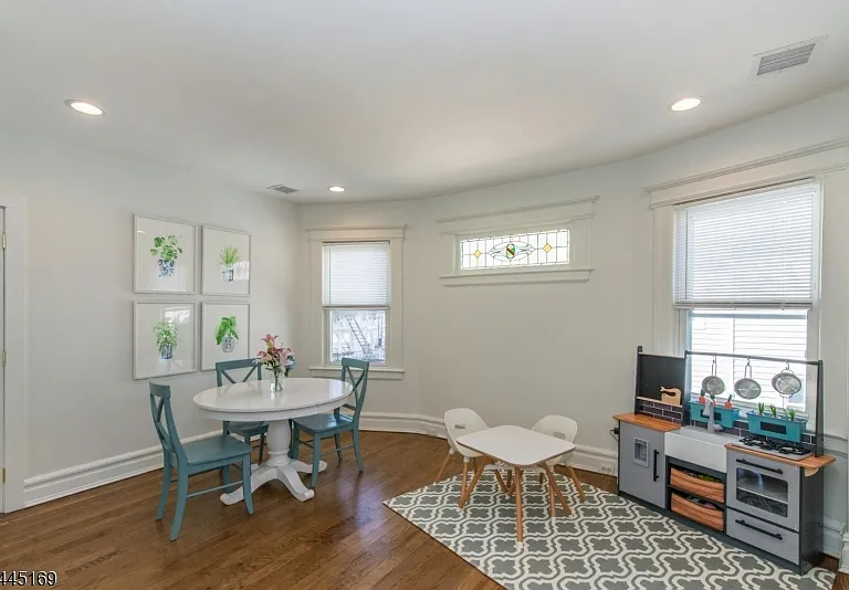 10 Grove Ter #2B — Photo 21