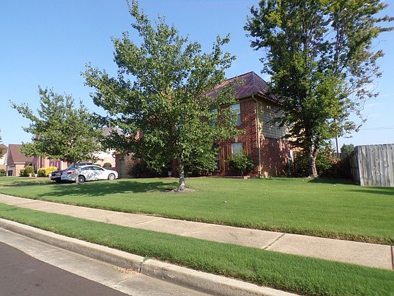 2nd image of 7490 Red River Dr