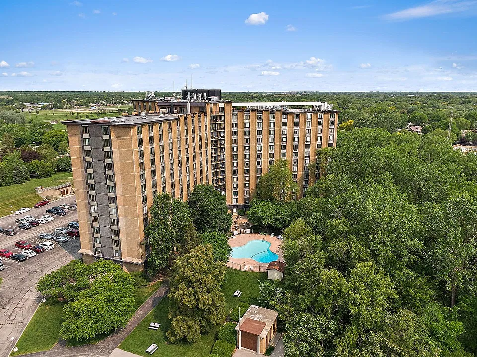 1 Renaissance Pl #801