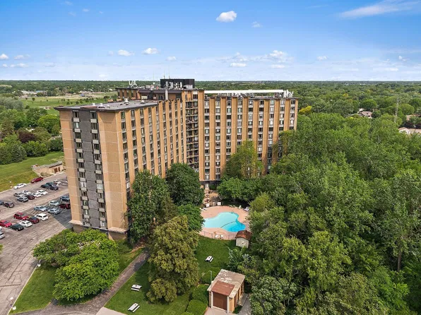 1 Renaissance Pl Unit 801, Palatine, IL 60067
