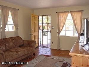 5th image of 2526 E Towner St