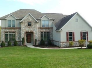 2703 Woodspring Dr, York, PA 17402