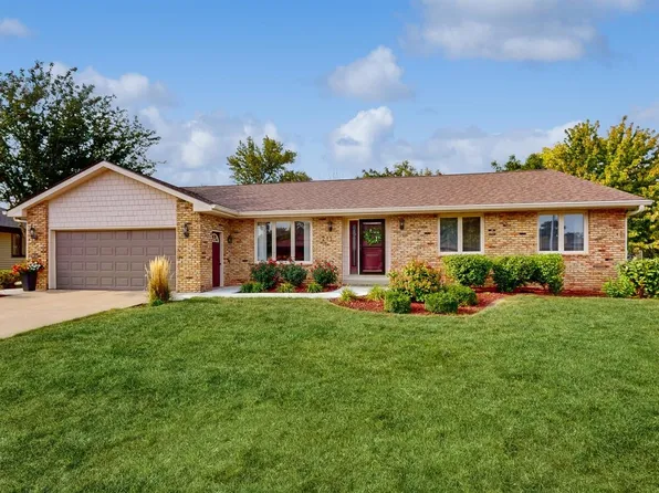 211 Cypress Dr, Huxley, IA 50124