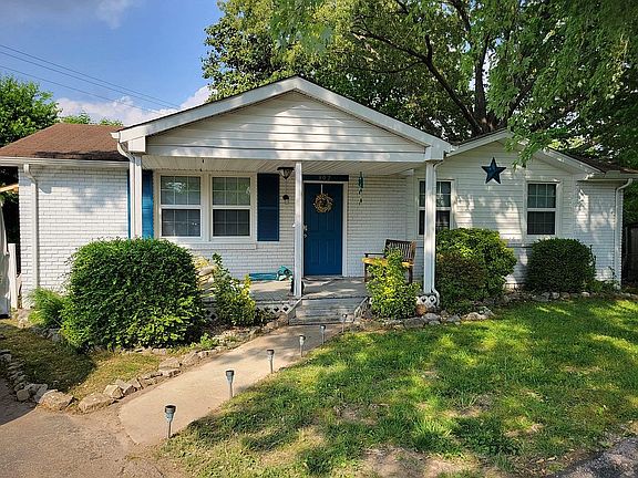 2nd image of 302 Grace St