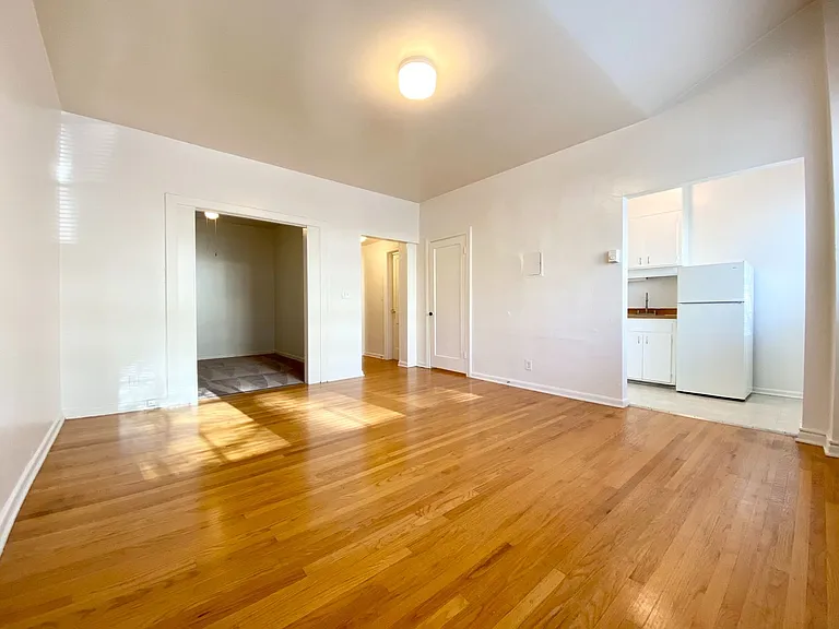 561 Aloha St — Photo 2