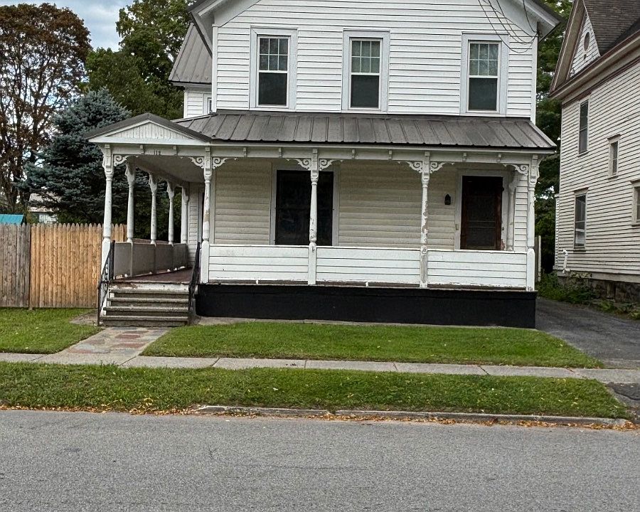 1st image of 112 Oak St