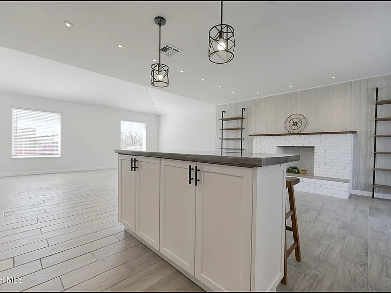 8617 Darlina Dr — Photo 19
