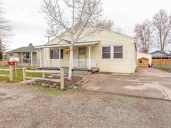 2nd image of 1017 Winslow Ave