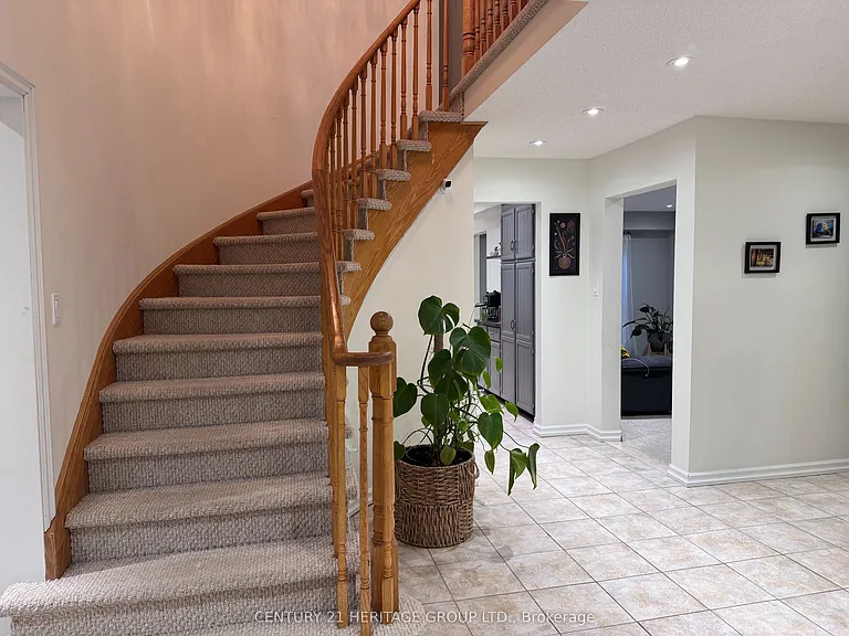 45 Stiver Dr — Photo 3