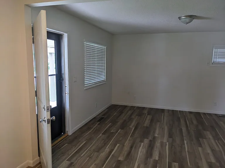 204 E Kildare Ave — Photo 7
