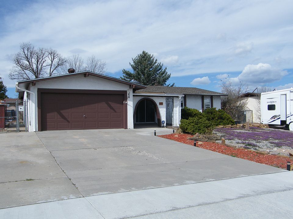 1st image of 604 Meadow Ln