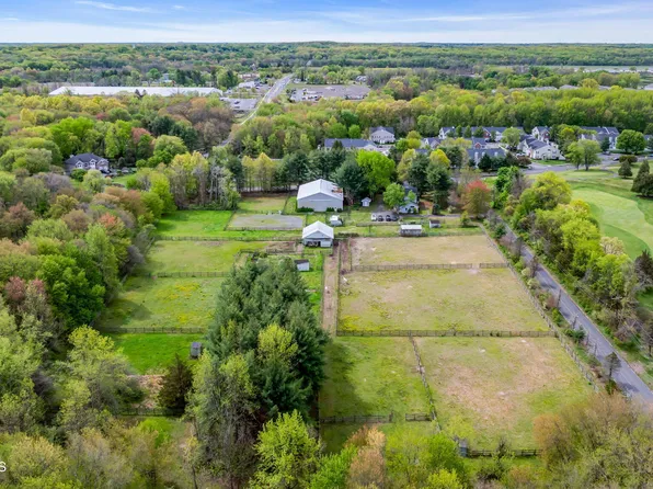 10 Daum Road, Manalapan, NJ 07726