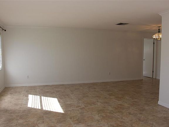4th image of 1828 Stetson Dr