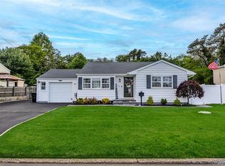 300 W 24th St, Deer Park, NY 11729