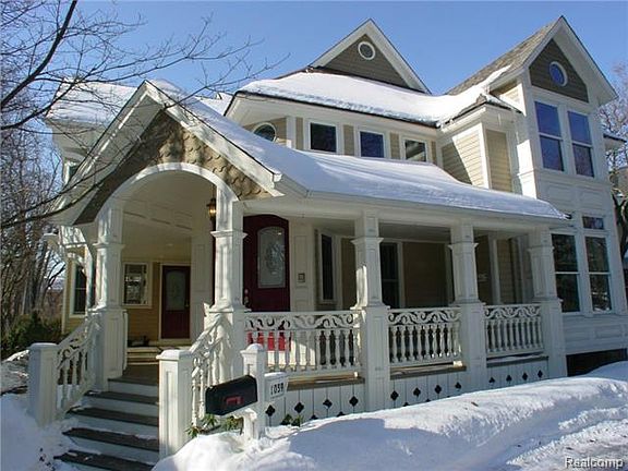 5th image of 1059 Penniman Ave