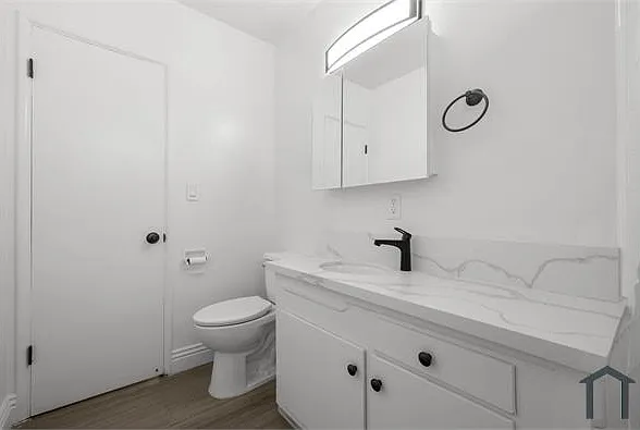 3907 Roxanne Ave #8 — Photo 18