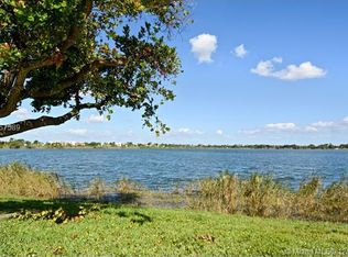2713 S Oakland Forest Dr APT 202, Oakland Park, FL 33309