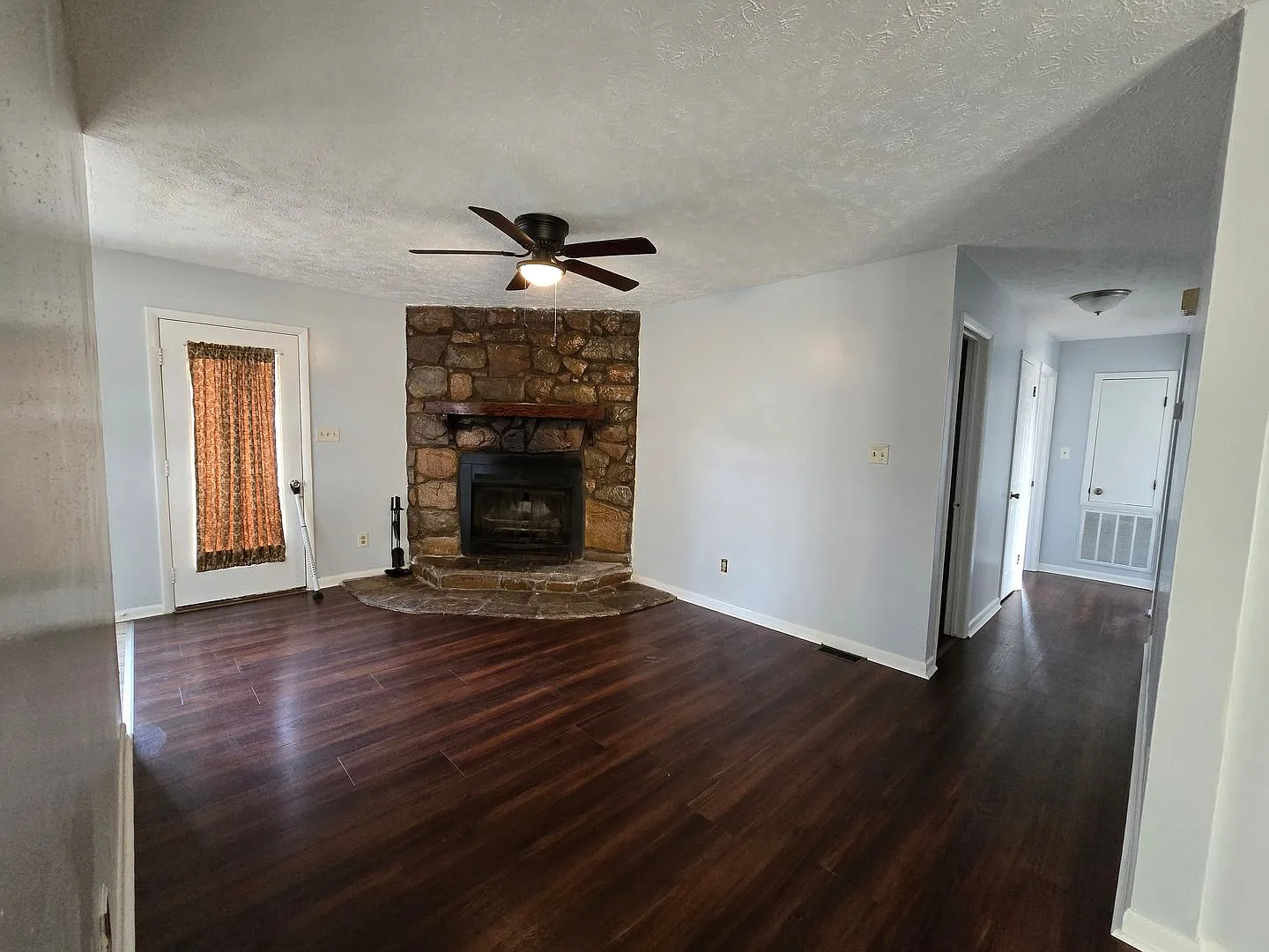 6758 Seaford ~ Village Hills — Photo 4