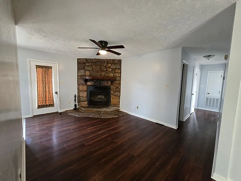 6758 Seaford Dr — Photo 4