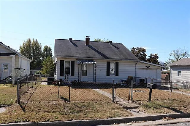 239 Walnut St photo 1