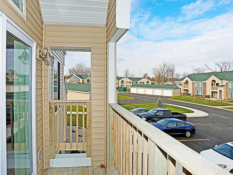 LAKE VILLAGE APARTMENTS — Photo 14