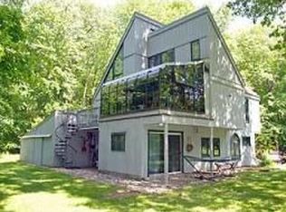 28 Snydertown Rd, Hopewell, NJ 08525