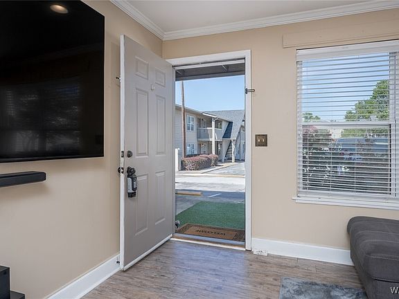 2nd image of 210 15th St E APT 5