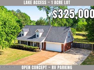 6795 Goodman Rd, Walls, MS 38680