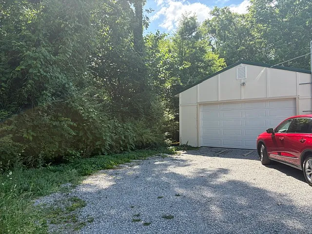 301 Jones Ave — Photo 20