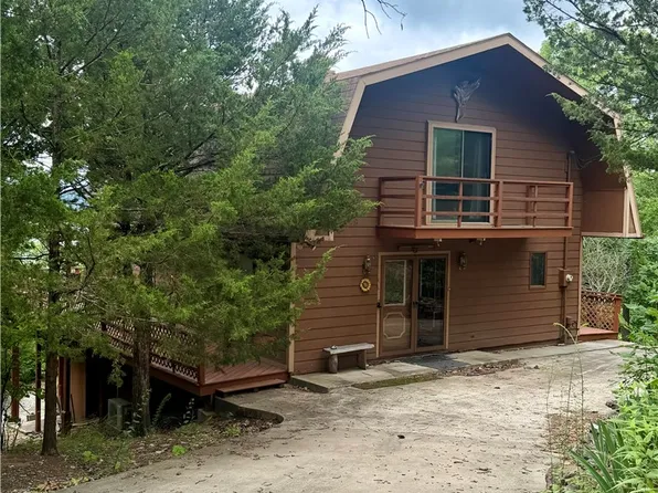 1217 County Road 113, Holiday Island, AR 72631