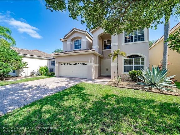 Home For Sale In Lennox Isles