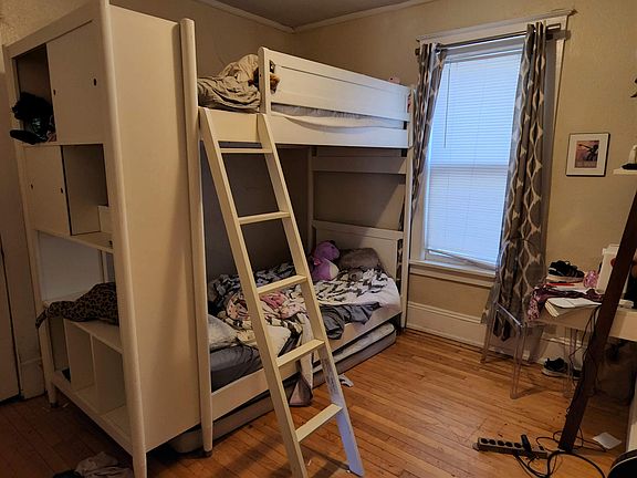 3rd image of 613 E Townsend St #613