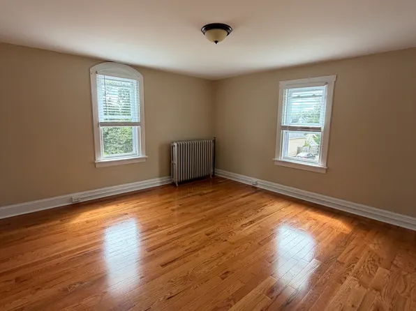 217 Cricket Ave #2R, Ardmore, PA 19003