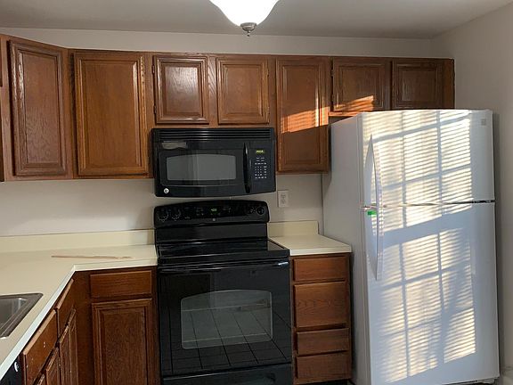 5th image of 1336 Stockett Sq