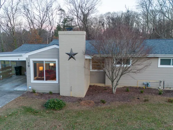 19 Grand View Dr, Radford, VA 24141