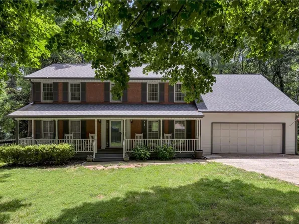 385 Summerfield Dr, Alpharetta, GA 30022