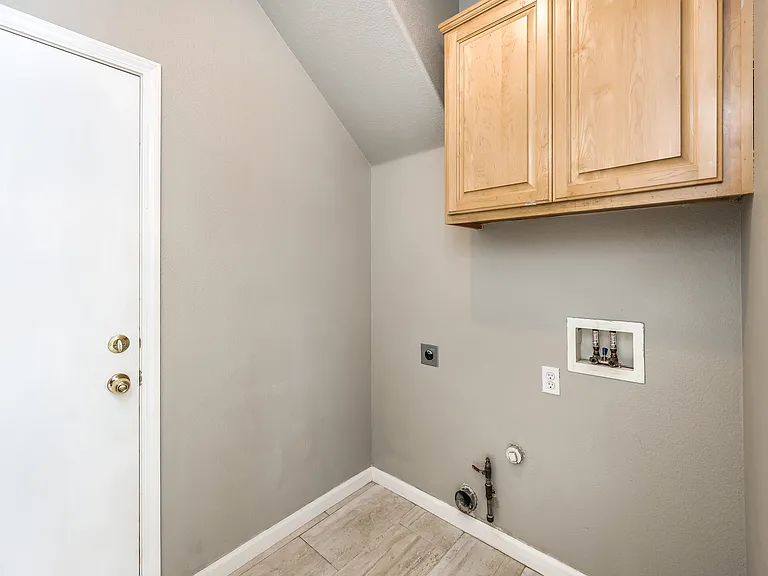 1093 Mayport Dr — Photo 14