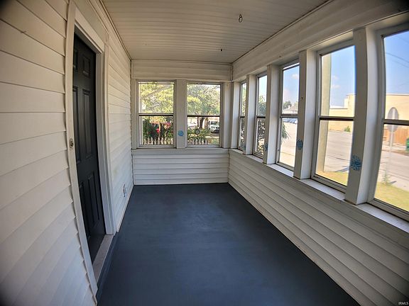 2nd image of 817 College Ave