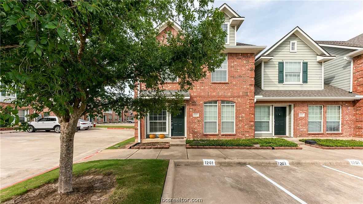 4 bed, 1654 sqft, $1,800 — Photo 1