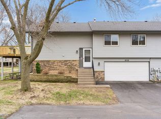 3553 Avon Dr, Woodbury, MN 55125