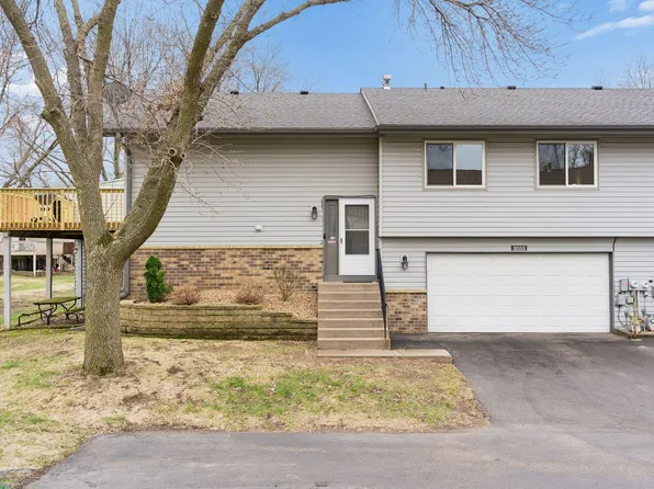 3553 Avon Dr, Woodbury, MN 55125