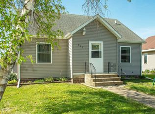 617 W 5th St, Allison, IA 50602