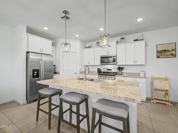 8812 W AGORA Lane, Tolleson, AZ 85353
