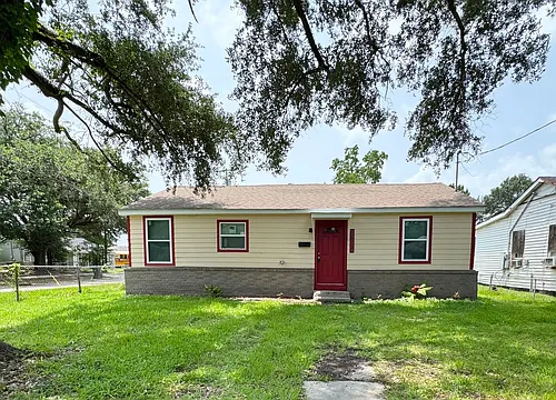 2312 Lilly St Photo 1
