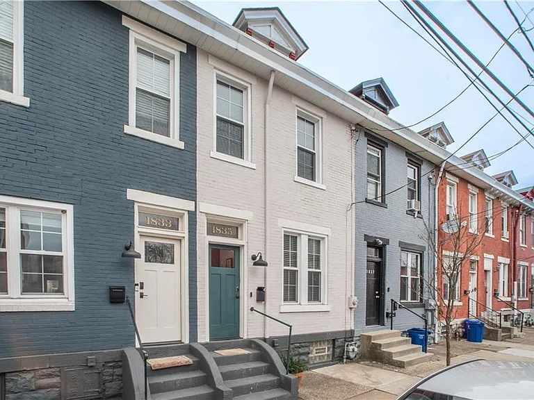 1835 Locust St — Photo 1