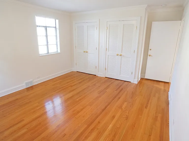 460 Highcrest Dr — Photo 24