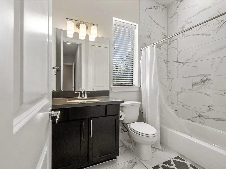 2616 Riverside Dr #M — Photo 4