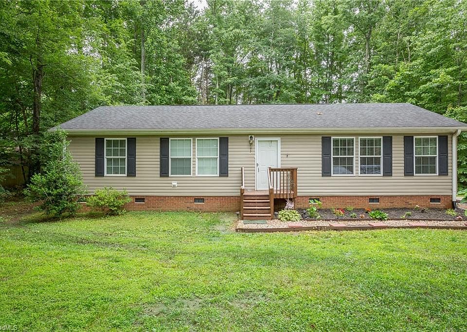1st image of 703 Yeoman Ln