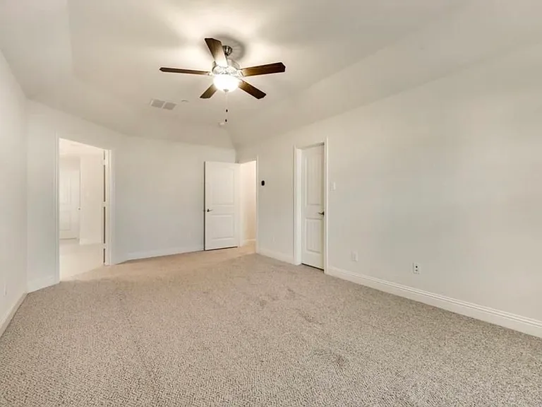 1231 Wiltshire Dr — Photo 23