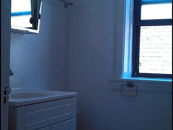 5th image of 2437 W Logan Blvd #1E